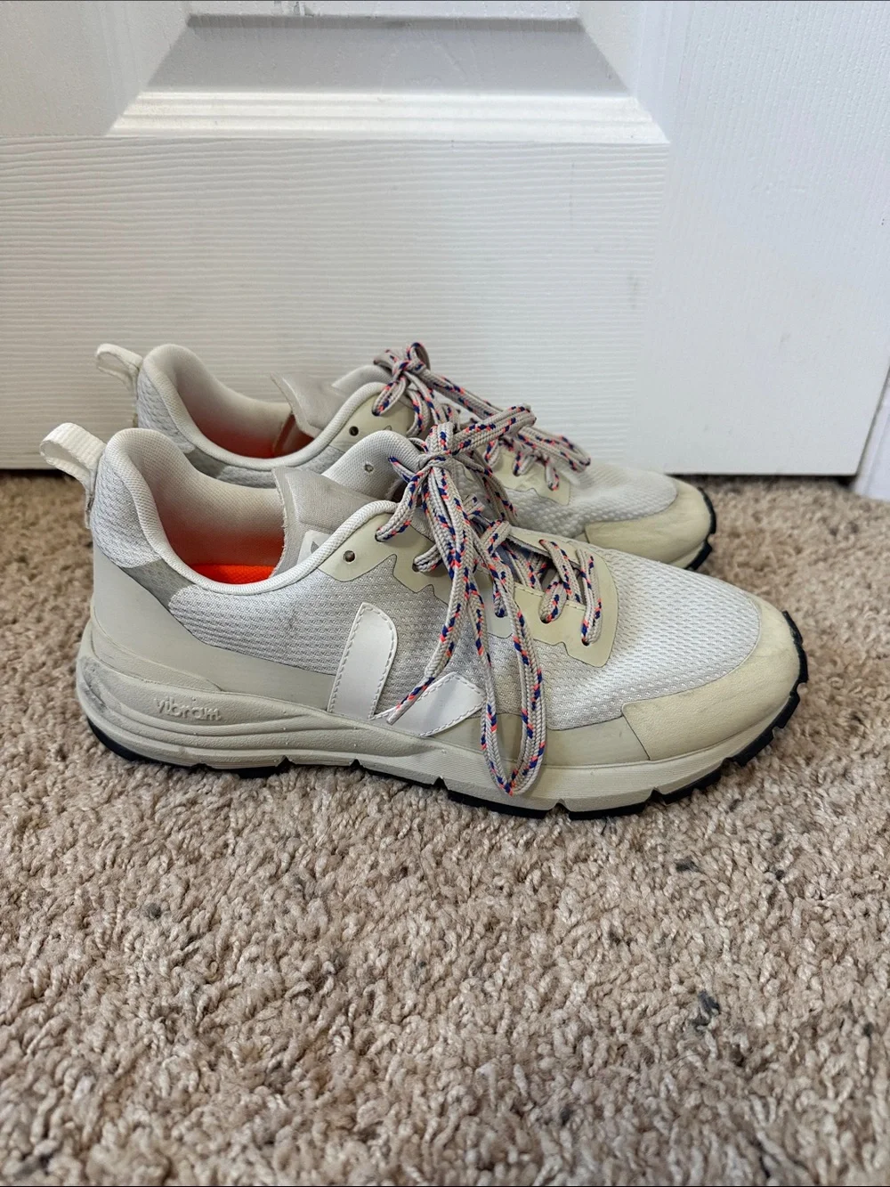 Veja cream sneakers - Sz 7
